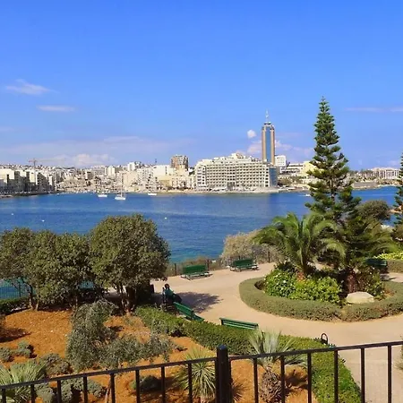 Seaview Location In Apartment *
